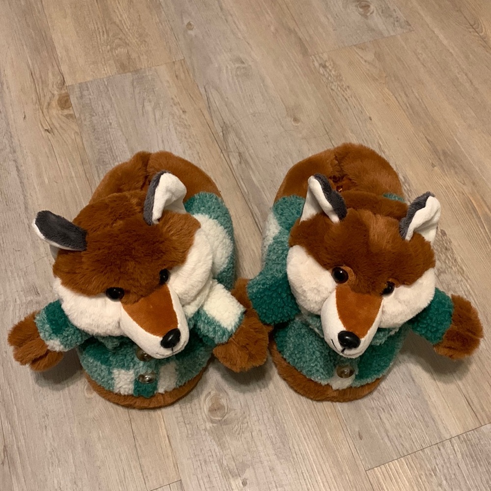 NEW Fluffy Wolf Slippers